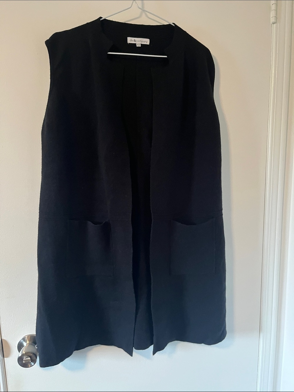 Elegant Black Sleeveless Long Open Vest